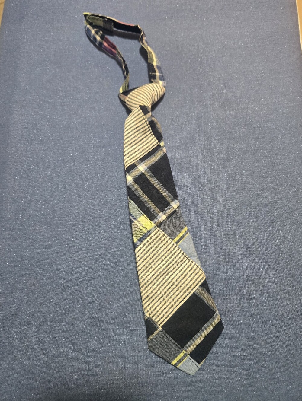 Toddler Boys Gymboree Winter Holiday Neck Tie, multicolored plaid pre-tied 0-24m